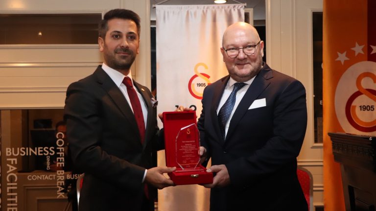 Ünlüsoy: Galatasaray, Cumhuriyetimizin en değerli spor kulübü, yüz akıdır